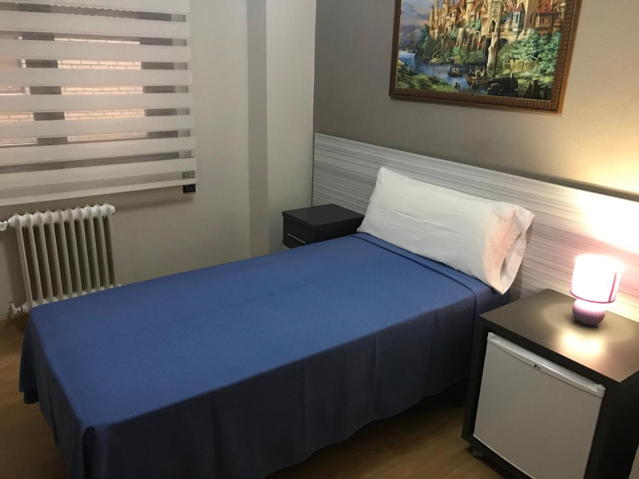 Pension Berceo Logroño Extérieur photo